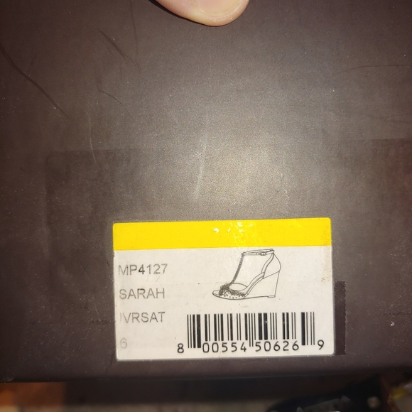 NIB Badgley Mischka Crystal Wedge Sandals - Picture 8 of 8